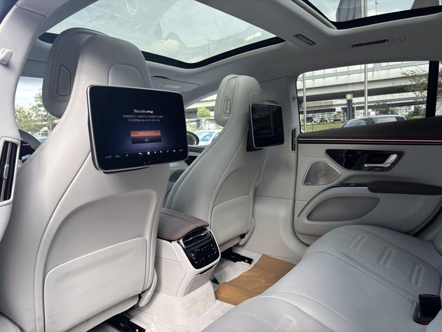 Mercedes-Benz EQS AMG 2025 imagen de coche #13