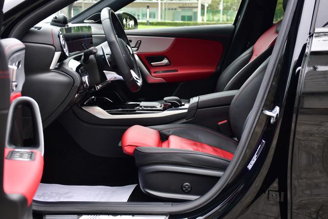 Mercedes-Benz A AMG 2020 image de voiture #13