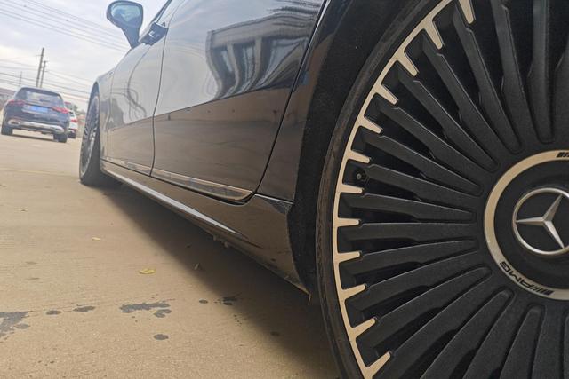 Mercedes-Benz EQS AMG 2023 imagen de coche #13