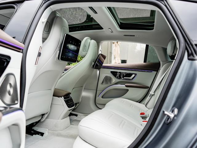 Mercedes-Benz EQS AMG 2024 imagen de coche #13