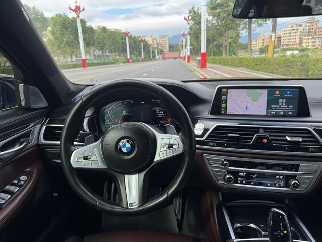 BMW 6 Series 2019 #13 BMW 6 Series 2019 car image #13