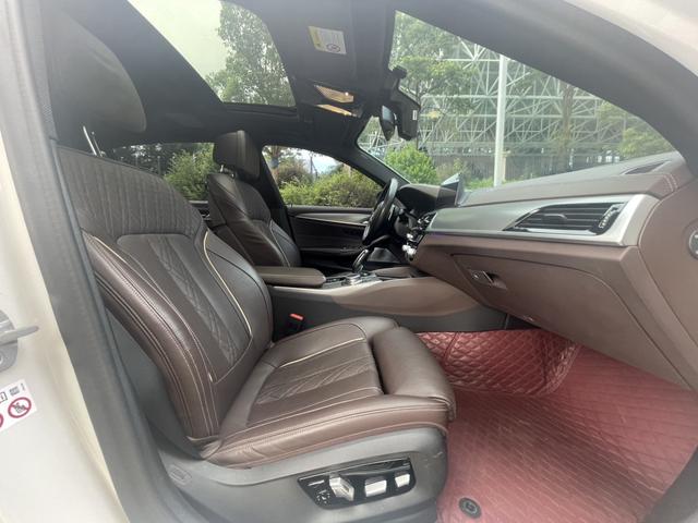 BMW M8 2020 car image #13