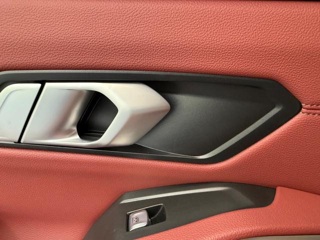 BMW M8 2023 car image #13