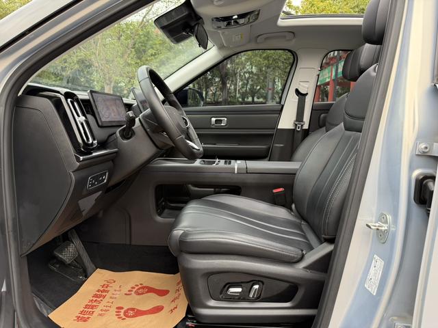 Chery Exploration 06 C-DM 2024 immagine di auto #13