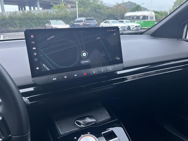 MG 4 EV 2023 car image #13