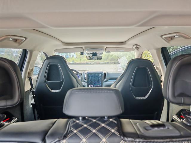 HongQi HS3 PHEV 2024 #13 HongQi HS3 PHEV 2024 car image #13