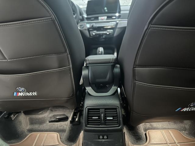 BMW X7 M60i 2022 car image #13