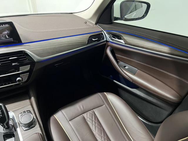 BMW i5 M60 2019 #13 BMW i5 M60 2019 car image #13