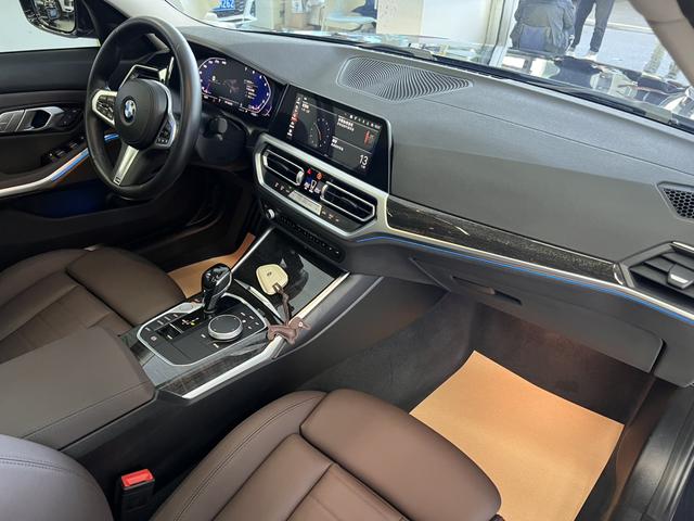 BMW M760Le 2021 immagine di auto #13