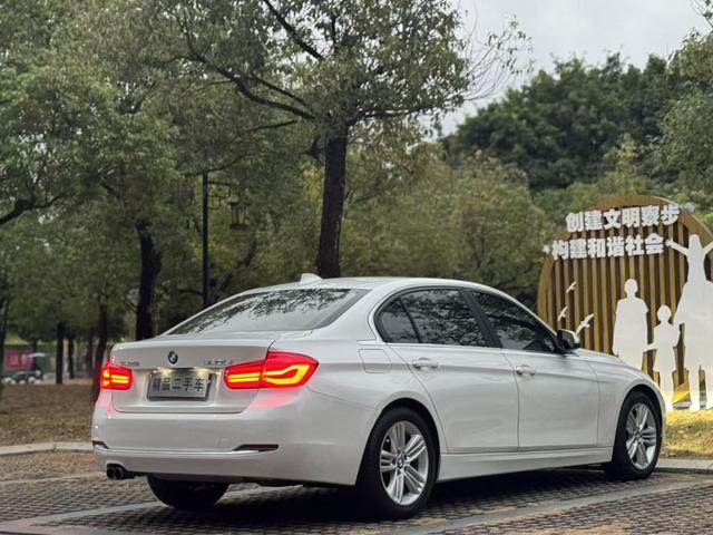 BMW X7 M60i 2016 car image #13