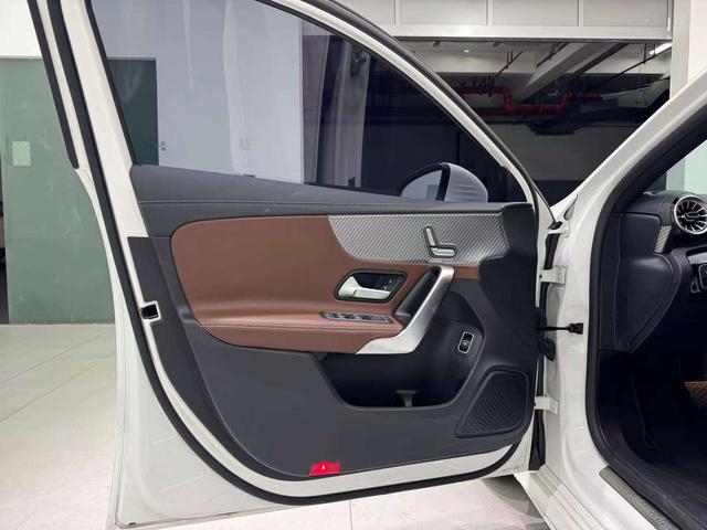 Mercedes-Benz R Class 2024 #13 Mercedes-Benz R Class 2024 car image #13