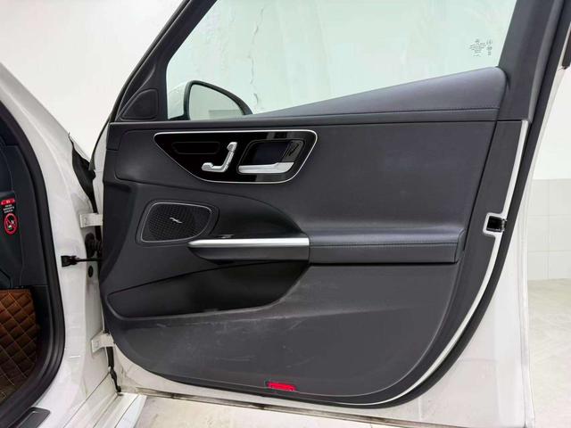 Mercedes-Benz R Class 2023 car image #13