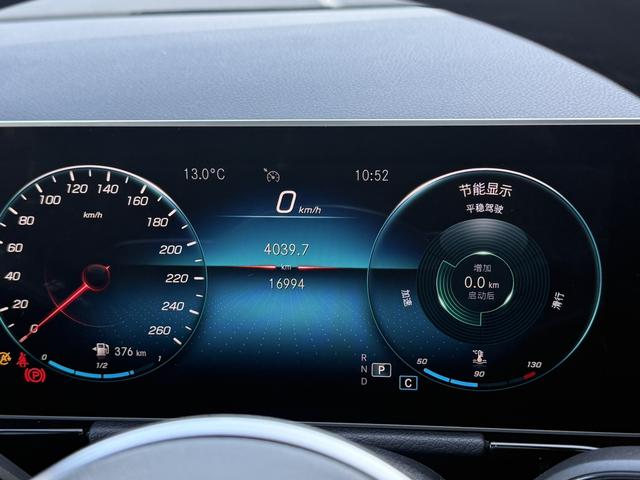 Mercedes-Benz B Class 2020 immagine di auto #13