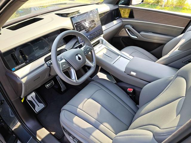 Denza N9 2025 #13 Denza N9 2025 car image #13