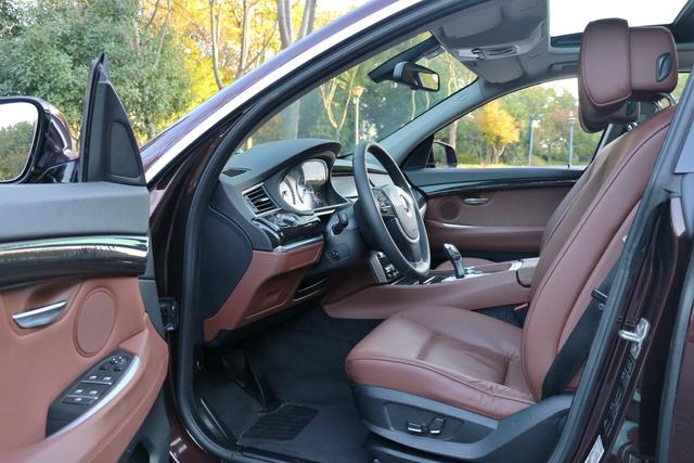 BMW 5 Series GT 2012 #13 BMW 5 Series GT 2012 صورة سيارة #13