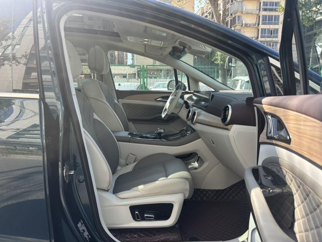 Forthing Yacht 2023 #13 Forthing Yacht 2023 car image #13