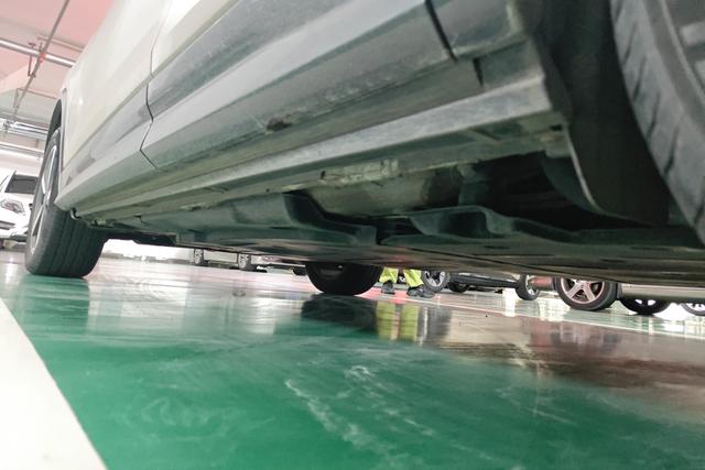 Audi Q2L e-tron 2020 car image #13