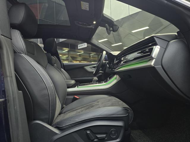 Audi Q8 2020 car image #13