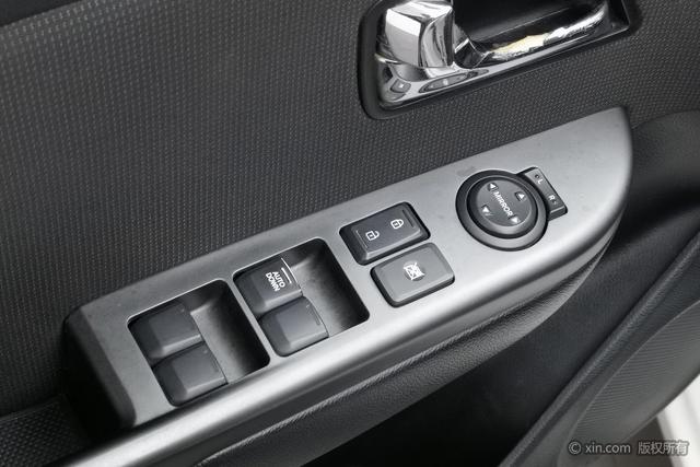 起亚 起亚K2 2013 汽车图片 #13