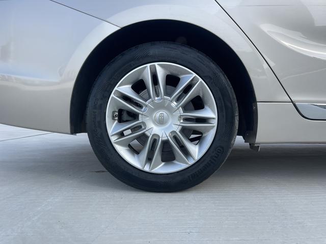 GEELY Ulion 2015 immagine di auto #13