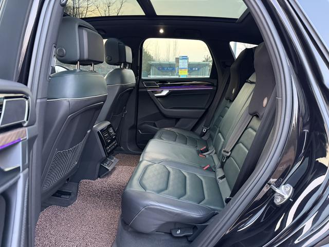Volkswagen Touareg 2018 car image #13