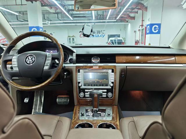 Volkswagen Pheaton 2011 immagine di auto #13