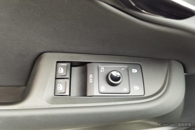 Volkswagen ID.UNYX 06 2024 imagem de carro #13