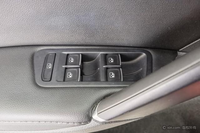 Volkswagen Golf 2019 car image #13