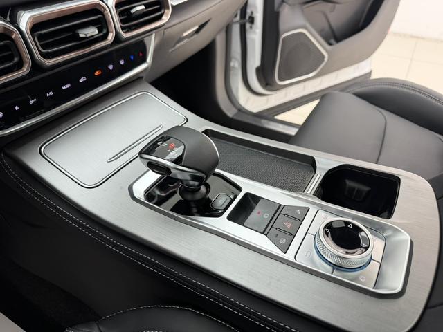 Jetour X70 PLUS 2023 car image #13