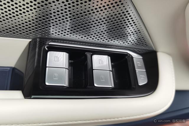 Zeekr 2023 car image #13