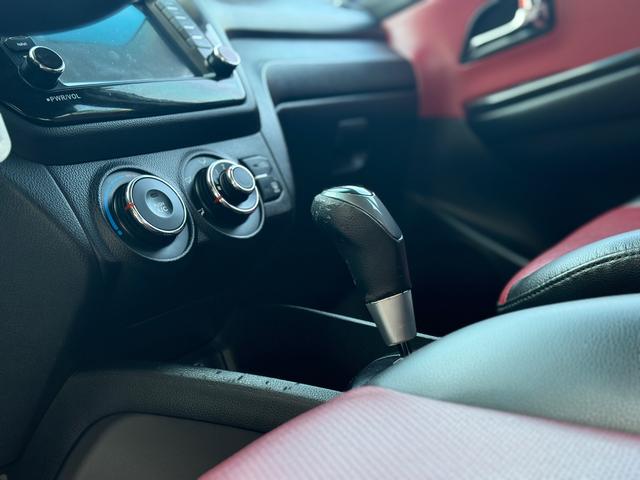Kia K2 2014 car image #13