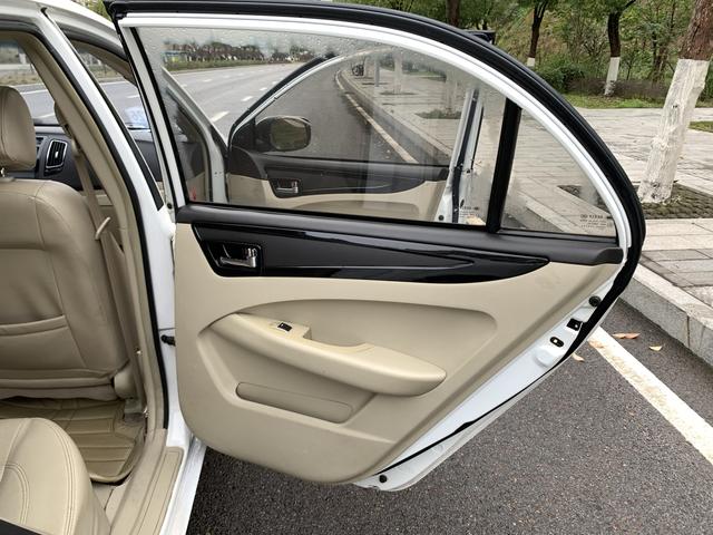 GEELY GC7 2013 car image #13