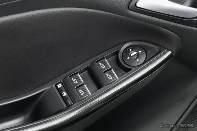 Ford Focus 2015 car image #13