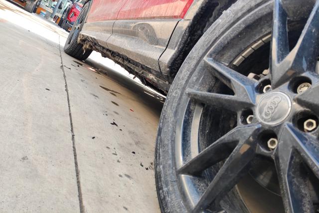 Audi Q2L 2020 car image #13