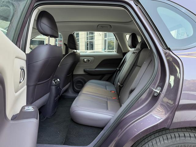 零跑汽车 零跑B10 2025 汽车图片 #13