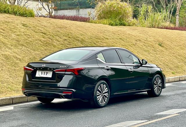 Nissan Teana 2023 car image #13