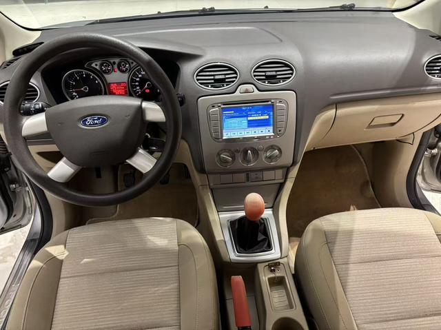 Ford Focus 2013 car image #13