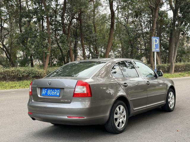 Skoda Octavia 2014 car image #13