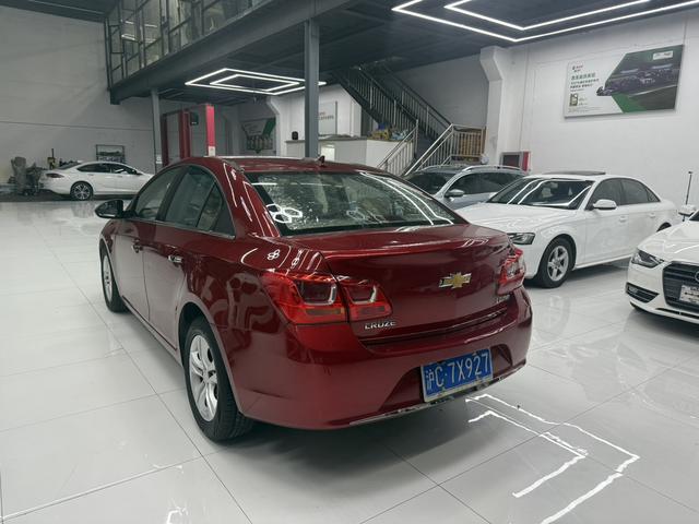 Chevrolet Cruze 2015 immagine di auto #13