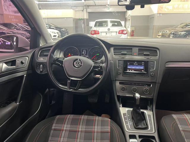 Volkswagen Golf 2016 car image #13