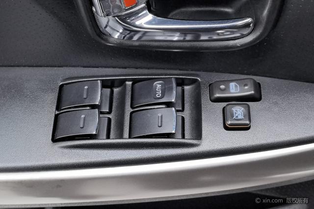 Great Wall M4 2013 صورة سيارة #13