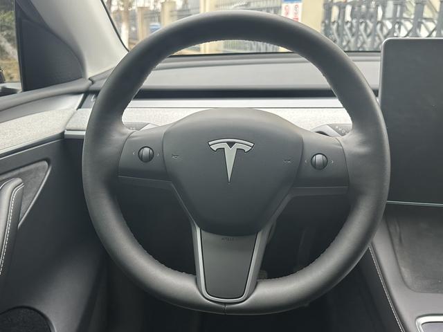 Tesla Model Y 2023 #13 Tesla Model Y 2023 car image #13