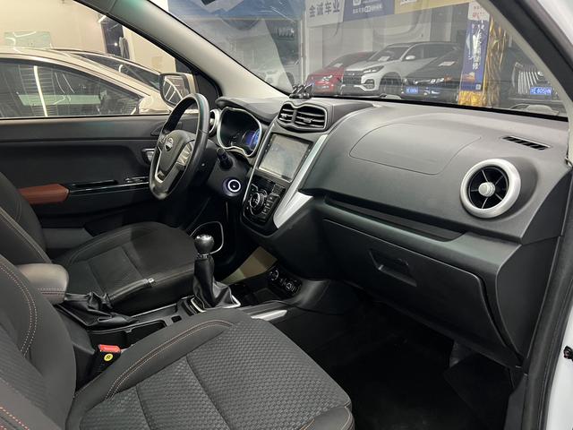 SWM斯威汽车 SWM斯威X3 2018 汽车图片 #13