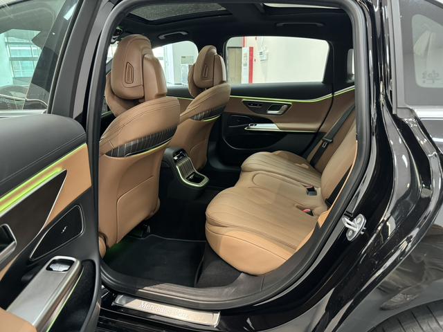 Mercedes-Benz E Class New Energy 2024 car image #13