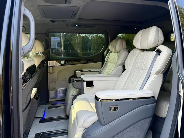 Zeekr 2023 car image #13