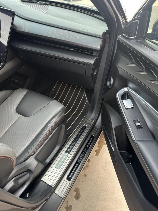 GEELY Boyue 2023 immagine di auto #13