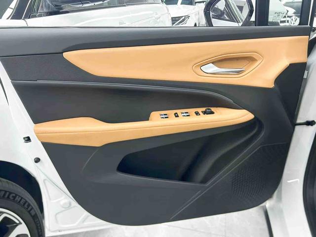 Livan 7 2025 car image #13