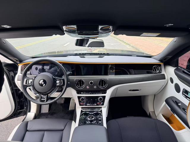 劳斯莱斯 古思特 2021 汽车图片 #13