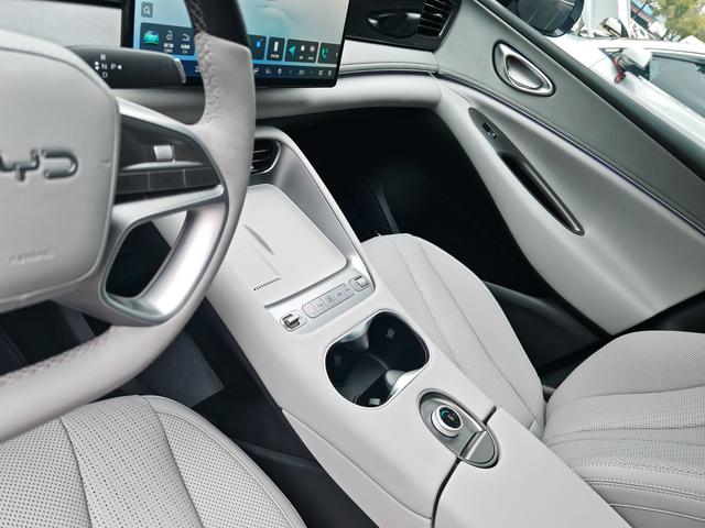 BYD Sea Lion 06 New Energy 2025 car image #13