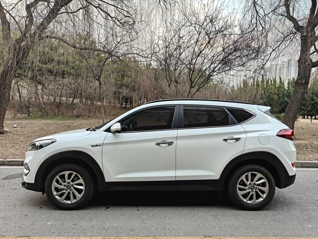 Hyundai Tucson 2016 car image #13